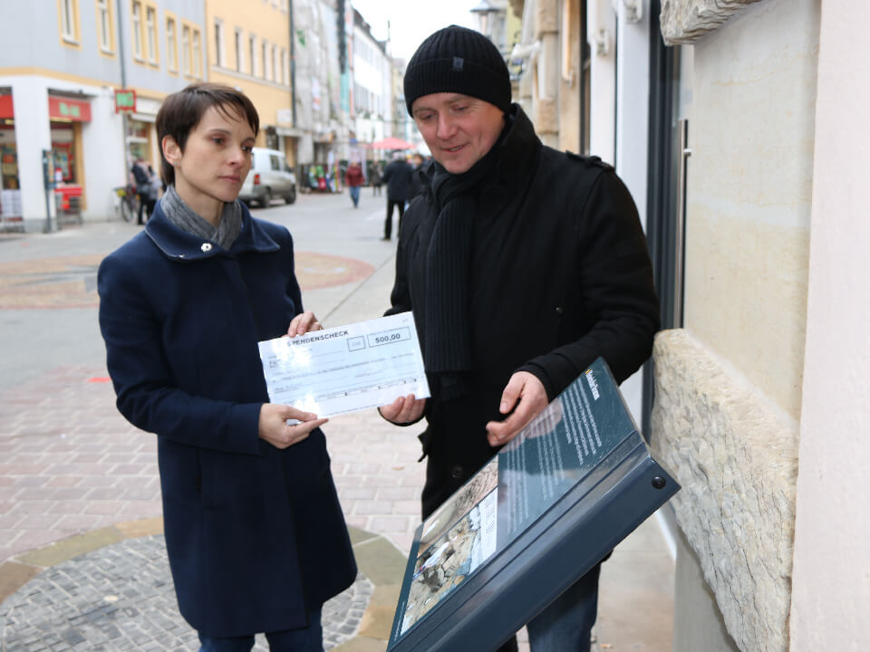 Frauke Petry unterstützt den Verein PIA (Pirna in Aktion e.V.)